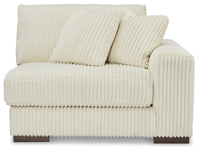 Lindyn Sectional - One & Only Furniture