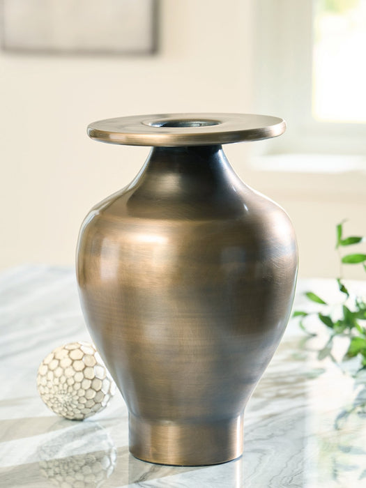 Fedorleigh Vase - One & Only Furniture