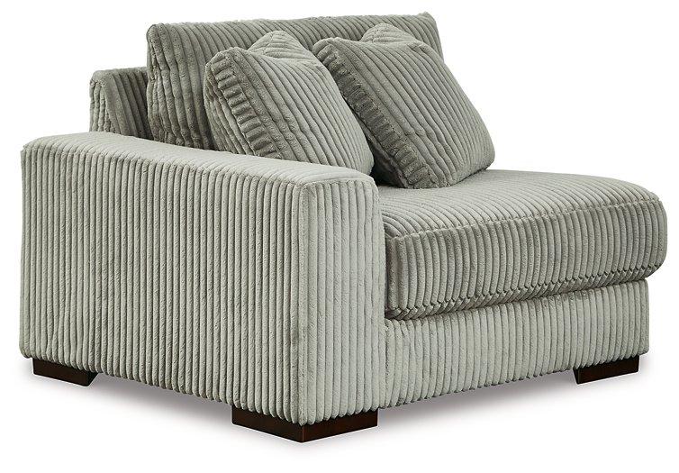 Lindyn Sectional with Chaise - One & Only Furniture