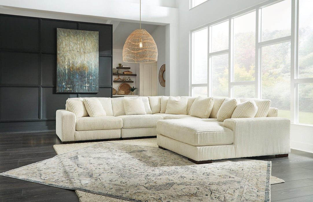 Lindyn Sectional with Chaise - One & Only Furniture
