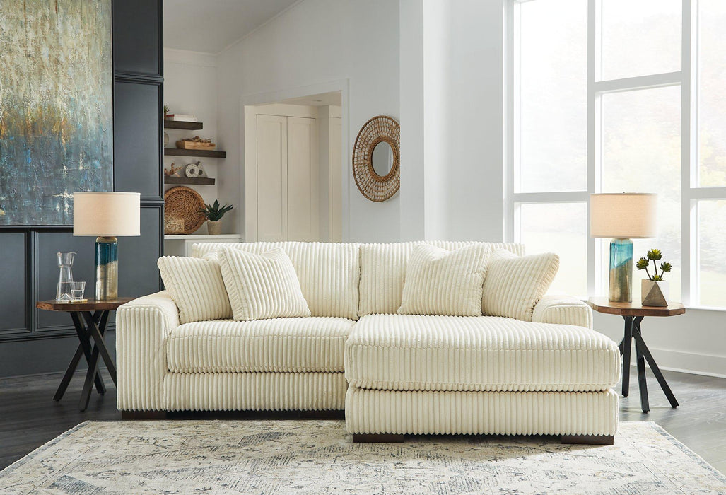 Lindyn Sectional with Chaise - One & Only Furniture
