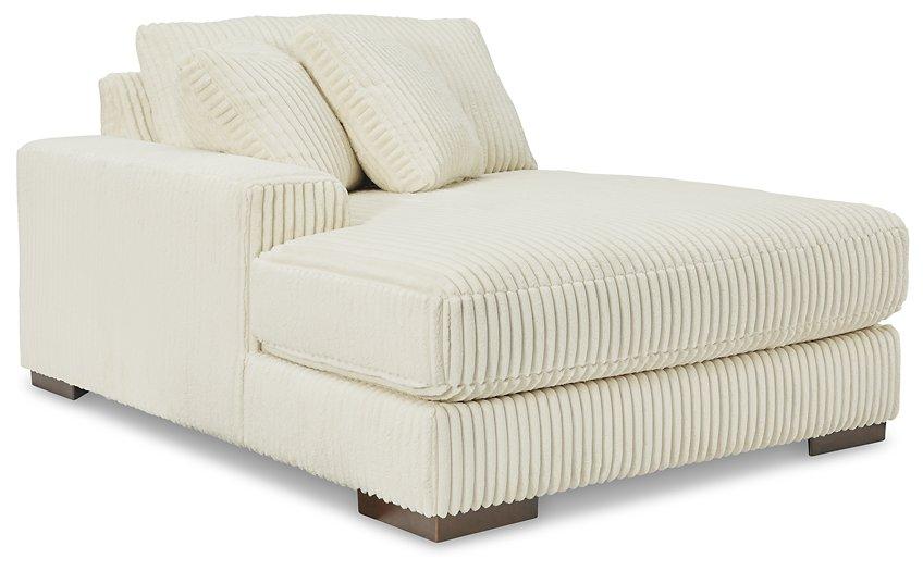 Lindyn Sectional with Chaise - One & Only Furniture