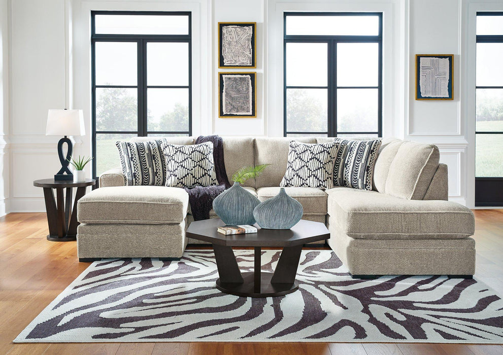 Calnita Sectional with Chaise - One & Only Furniture