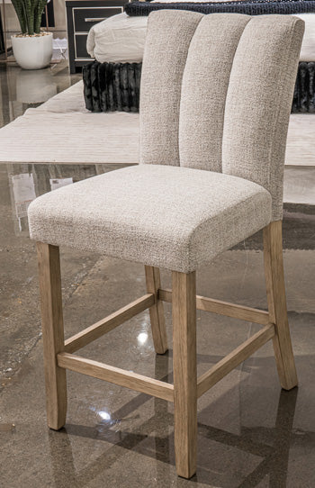 Larawyn Counter Height Barstool - One & Only Furniture